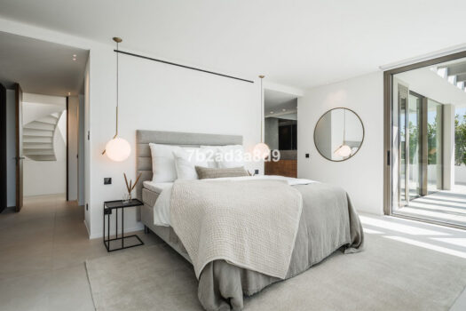 6 Bed Detached Villa for sale in La Quinta, Costa del Sol