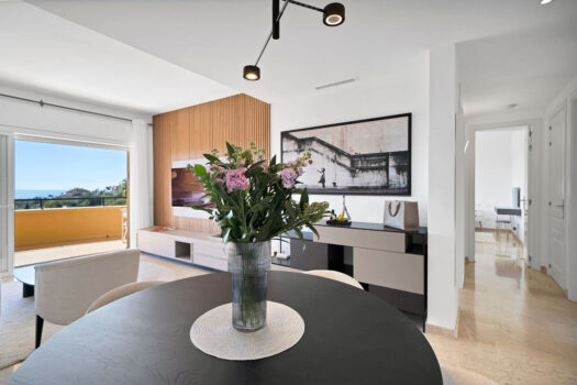 2 Bed Middle Floor Apartment for sale in Elviria, Costa del Sol