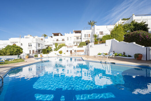 Řadový dům – 4 ložnice – Nueva Andalucia