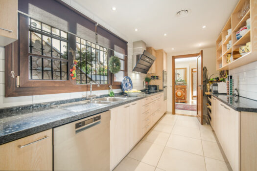 3 Bed Detached Villa for sale in Torremuelle, Costa del Sol