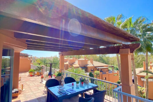 3 Bed Penthouse Apartment for sale in Atalaya, Costa del Sol