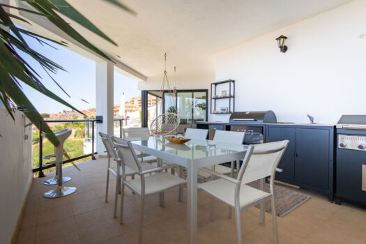 2 Bed Middle Floor Apartment for sale in Riviera del Sol, Costa del Sol