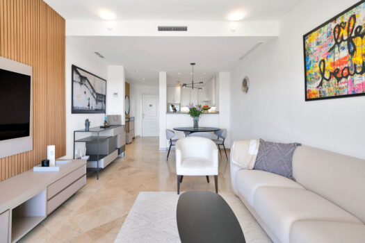 2 Bed Middle Floor Apartment for sale in Elviria, Costa del Sol