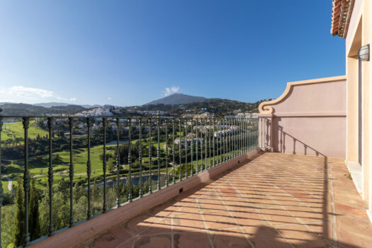 3 Bed Terraced Townhouse for sale in Benahavis, Costa del Sol