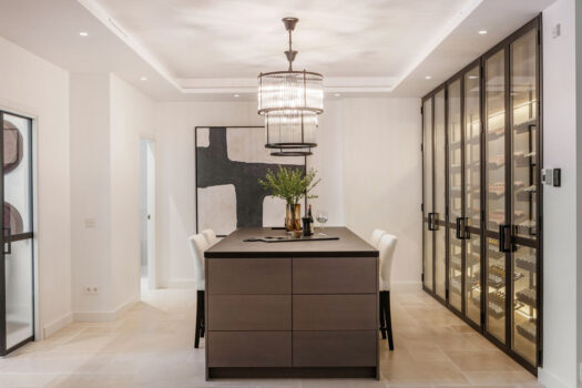 5 Bed Detached Villa for sale in Nueva Andalucia, Costa del Sol