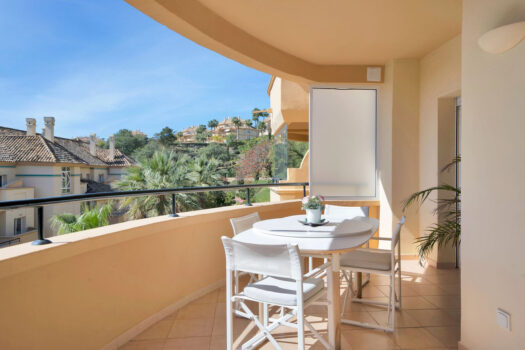2 Bed Middle Floor Apartment for sale in Elviria, Costa del Sol