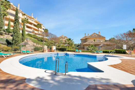 2 Bed Middle Floor Apartment for sale in Elviria, Costa del Sol
