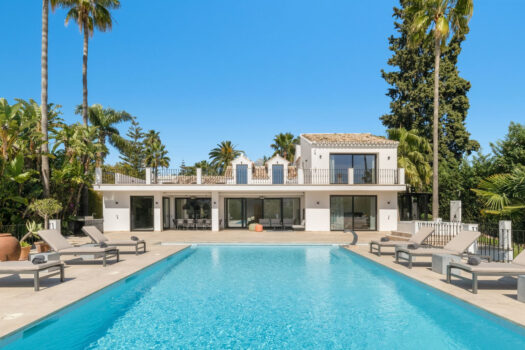 Samostatná vila – 5 ložnic – Nueva Andalucia