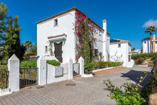 5 Bed Detached Villa for sale in Estepona, Costa del Sol