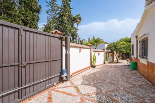 4 Bed Detached Villa for sale in Nueva Andalucia, Costa del Sol
