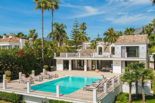 Samostatná vila – 5 ložnic – Nueva Andalucia
