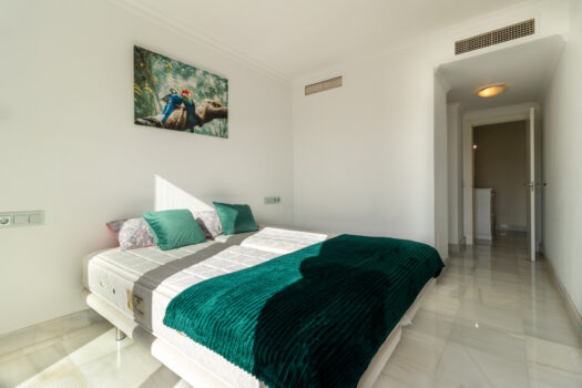 3 Bed Terraced Townhouse for sale in Benahavis, Costa del Sol