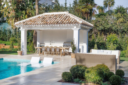 5 Bed Detached Villa for sale in Nueva Andalucia, Costa del Sol