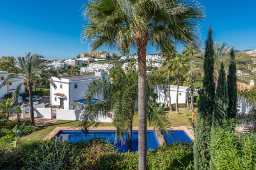 5 Bed Detached Villa for sale in Estepona, Costa del Sol