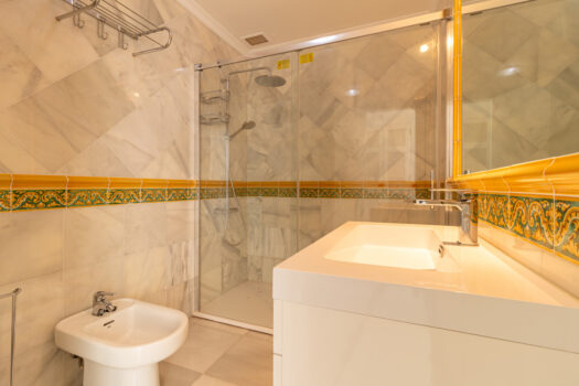 3 Bed Terraced Townhouse for sale in Benahavis, Costa del Sol