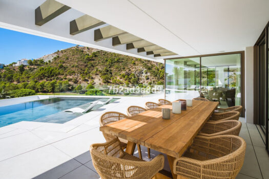 6 Bed Detached Villa for sale in La Quinta, Costa del Sol