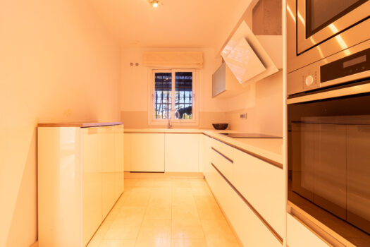 3 Bed Terraced Townhouse for sale in Benahavis, Costa del Sol