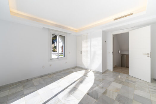 Řadový dům – 4 ložnice – Nueva Andalucia