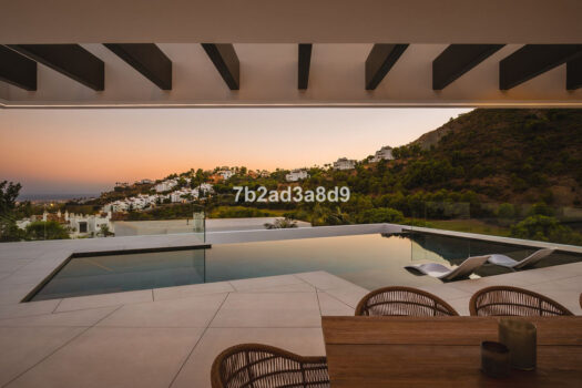 6 Bed Detached Villa for sale in La Quinta, Costa del Sol