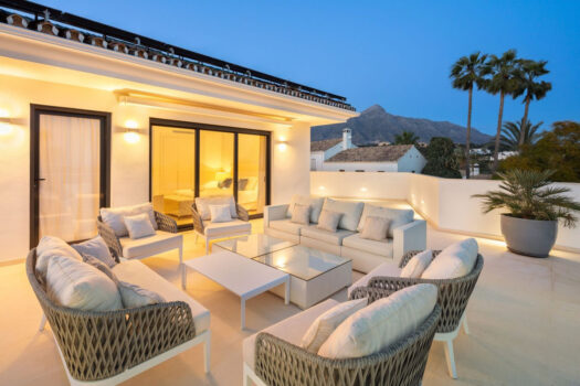 Samostatná vila – 5 ložnic – Nueva Andalucia
