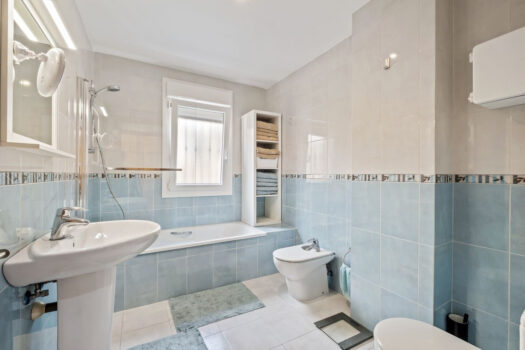 2 Bed Ground Floor Apartment for sale in Benalmadena Costa, Costa del Sol