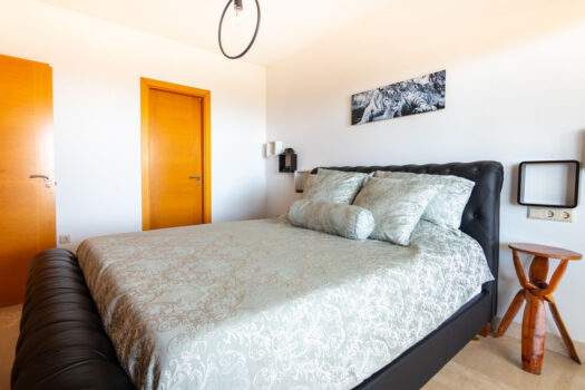 2 Bed Middle Floor Apartment for sale in Riviera del Sol, Costa del Sol