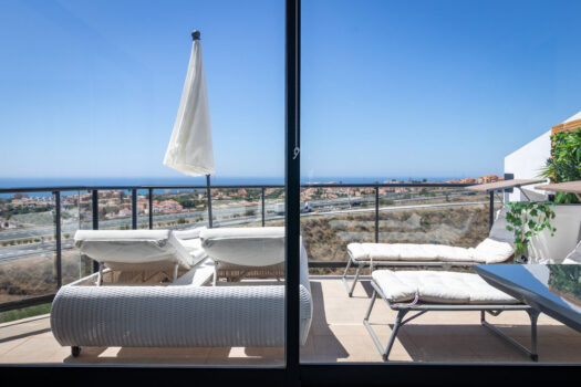 2 Bed Middle Floor Apartment for sale in Riviera del Sol, Costa del Sol