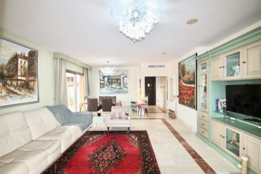 3 Bed Penthouse Apartment for sale in Atalaya, Costa del Sol