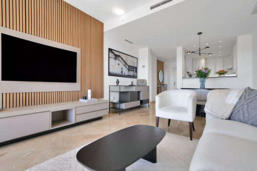 2 Bed Middle Floor Apartment for sale in Elviria, Costa del Sol