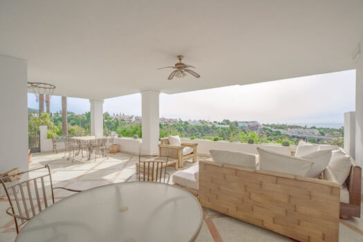 3 Bed Ground Floor Apartment for sale in The Golden Mile, Costa del Sol