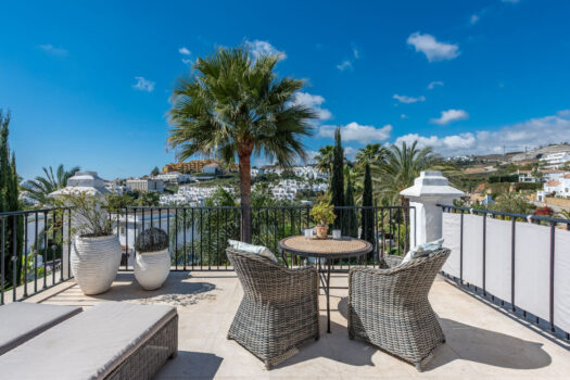 5 Bed Detached Villa for sale in Estepona, Costa del Sol