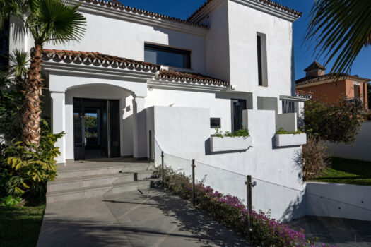 Samostatná vila – 4 ložnice – Nueva Andalucia