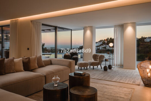 6 Bed Detached Villa for sale in La Quinta, Costa del Sol