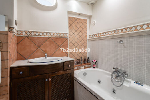 4 Bed Detached Villa for sale in Nueva Andalucia, Costa del Sol