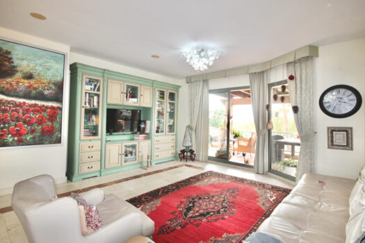 3 Bed Penthouse Apartment for sale in Atalaya, Costa del Sol