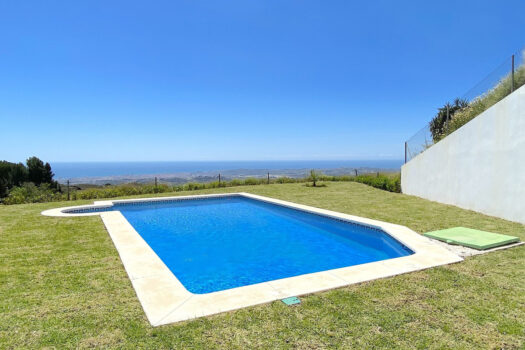 3 Bed Detached Villa for sale in Valtocado, Costa del Sol