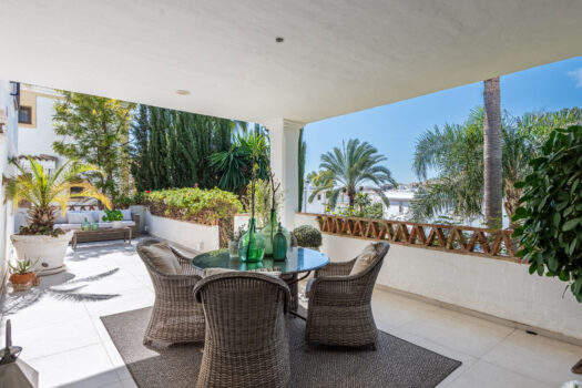 5 Bed Detached Villa for sale in Estepona, Costa del Sol
