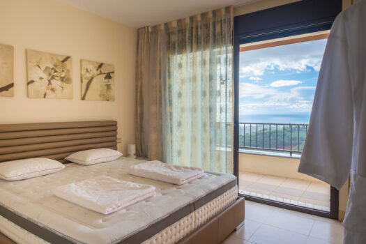 2 Bed Penthouse Apartment for sale in Altos de los Monteros, Costa del Sol