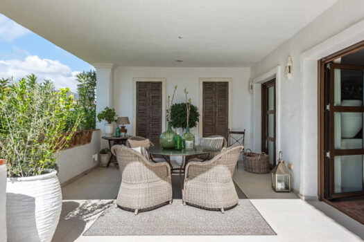 5 Bed Detached Villa for sale in Estepona, Costa del Sol