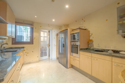 3 Bed Ground Floor Apartment for sale in The Golden Mile, Costa del Sol