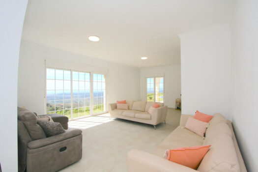 3 Bed Detached Villa for sale in Valtocado, Costa del Sol