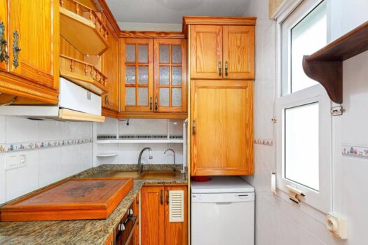 TOWNHOUSE OPPORTUNITY IN LOS ALTOS