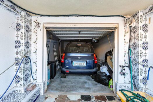 TOWNHOUSE OPPORTUNITY IN LOS ALTOS