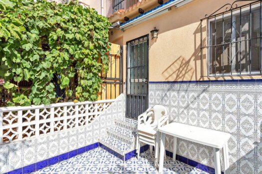 Opportunity in La Mata ground floor with 1 bedroom plot