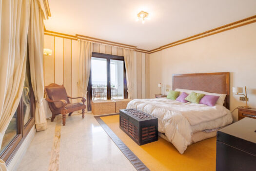 3 Bed Ground Floor Apartment for sale in The Golden Mile, Costa del Sol