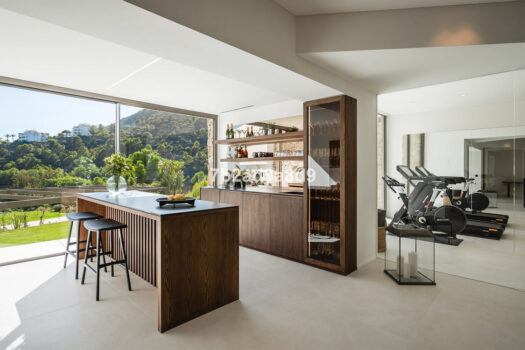 6 Bed Detached Villa for sale in La Quinta, Costa del Sol