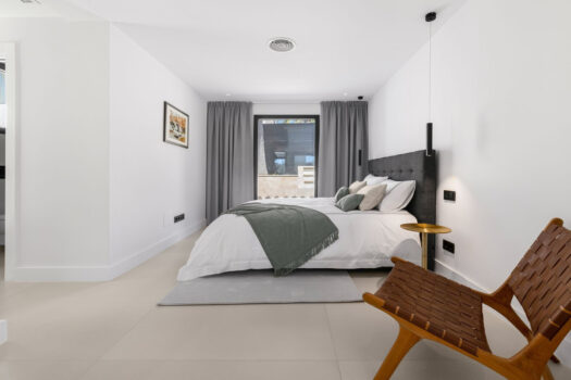 Samostatná vila – 5 ložnic – Nueva Andalucia