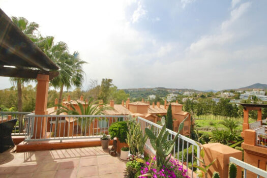 3 Bed Penthouse Apartment for sale in Atalaya, Costa del Sol
