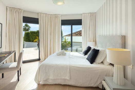 Samostatná vila – 5 ložnic – Nueva Andalucia
