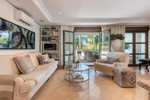 5 Bed Detached Villa for sale in Estepona, Costa del Sol